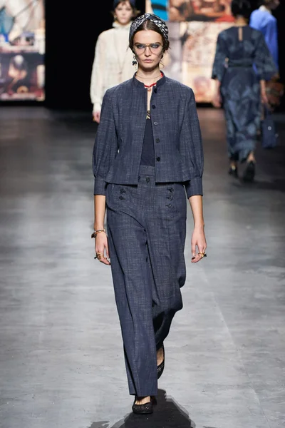 Look 39